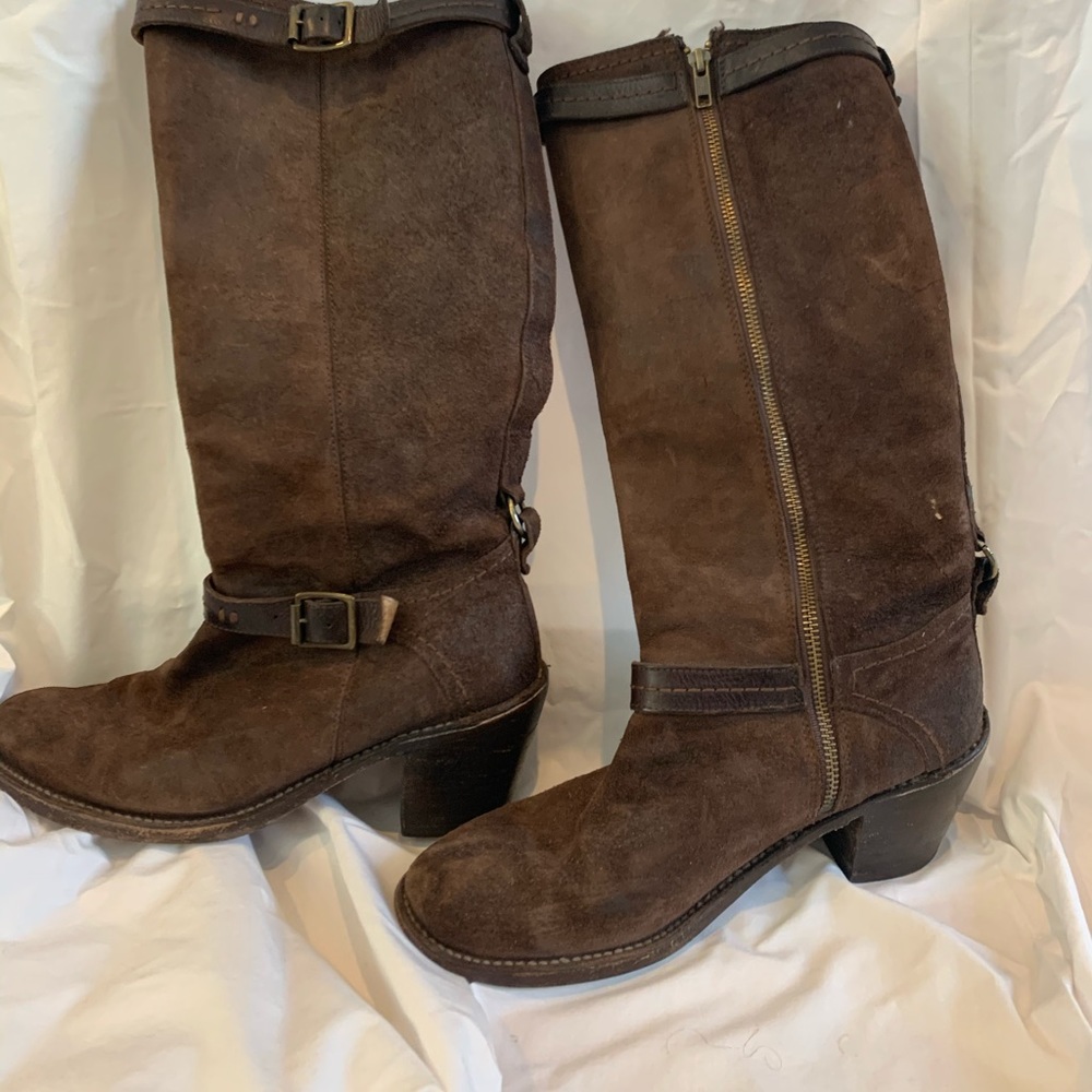 FRYE boots. Brown.